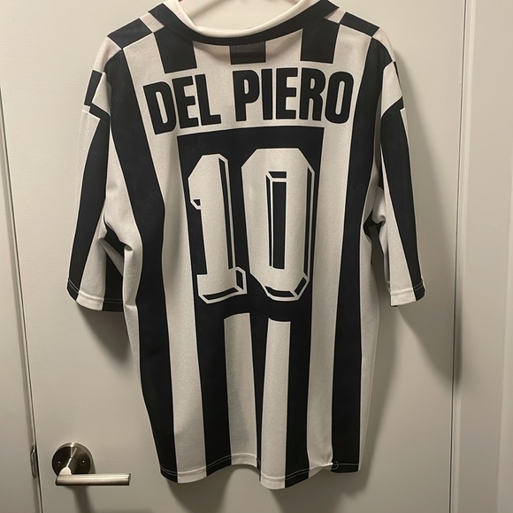 Juventus Alessandro Del Piero Jersey #10 - Picture 4 of 5